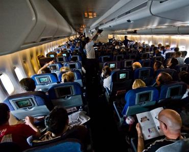 Можно ли узнать список пассажиров самолёта на определённый рейс?